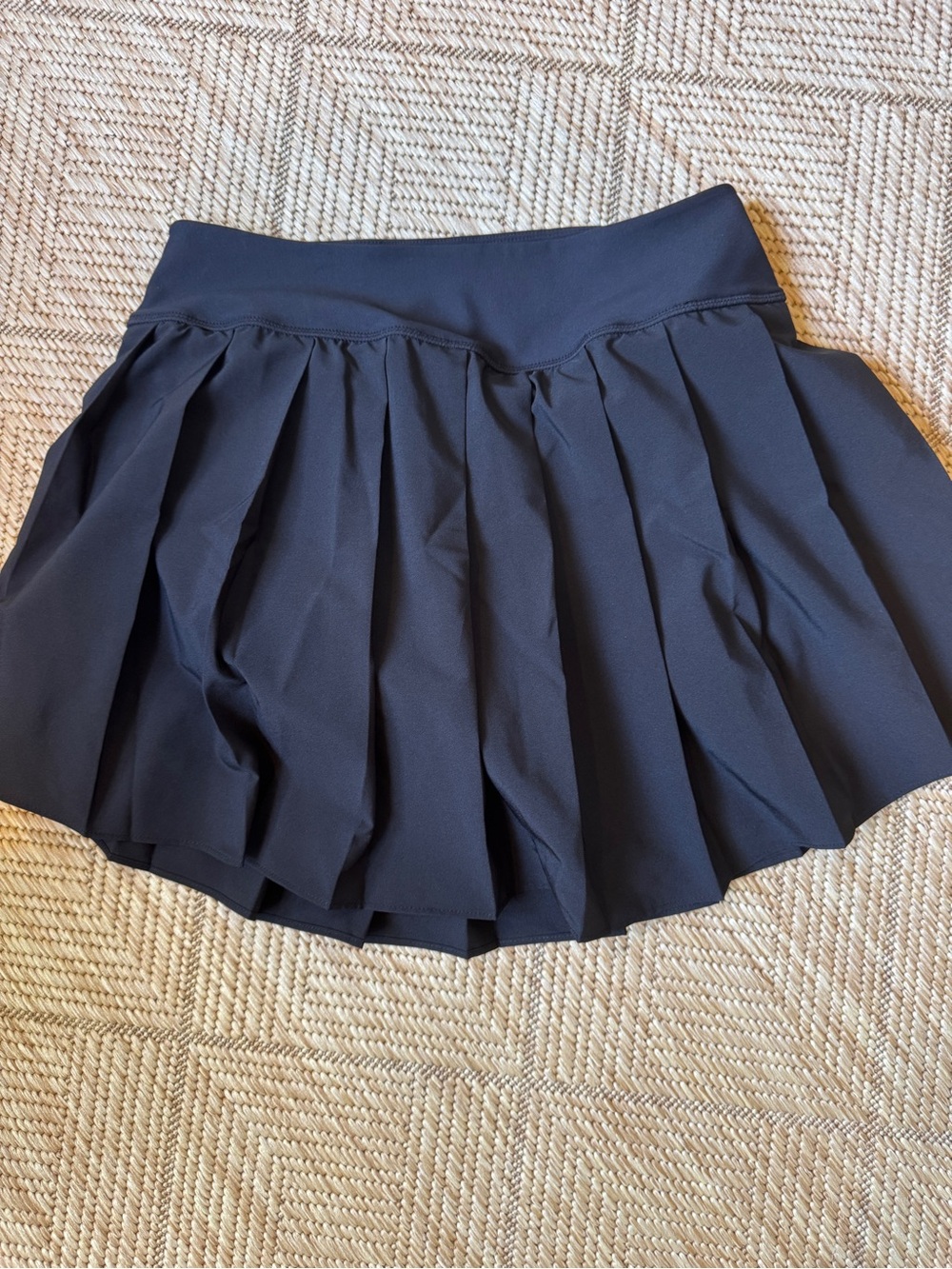 Old Navy High-Waisted Stretch Tech Pleated Skort Black Jack M
